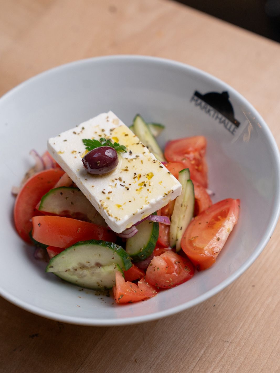Greek Salat mit Feta - Traditioneller griechischer Salat